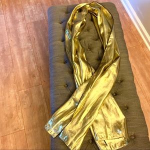 ✨ Gold scarf